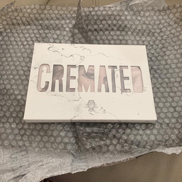 BNIB SOLD OUT Jeffree Star “Cremated” Eye Pallet🖤 - Picture 9 of 11